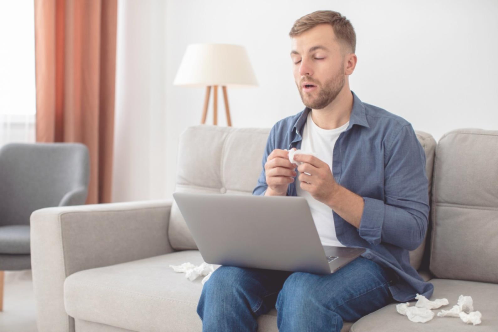 Profesionales trabajando en estrategias financieras y desarrollo empresarial