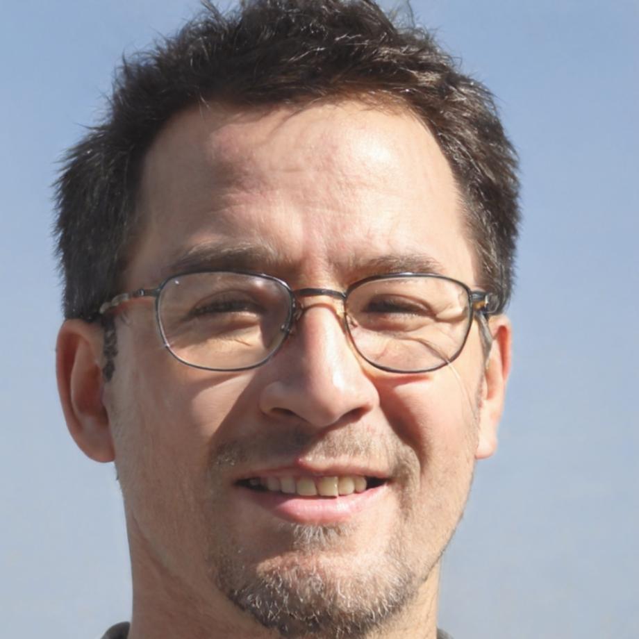 Retrato profesional de Aurelio Mendoza